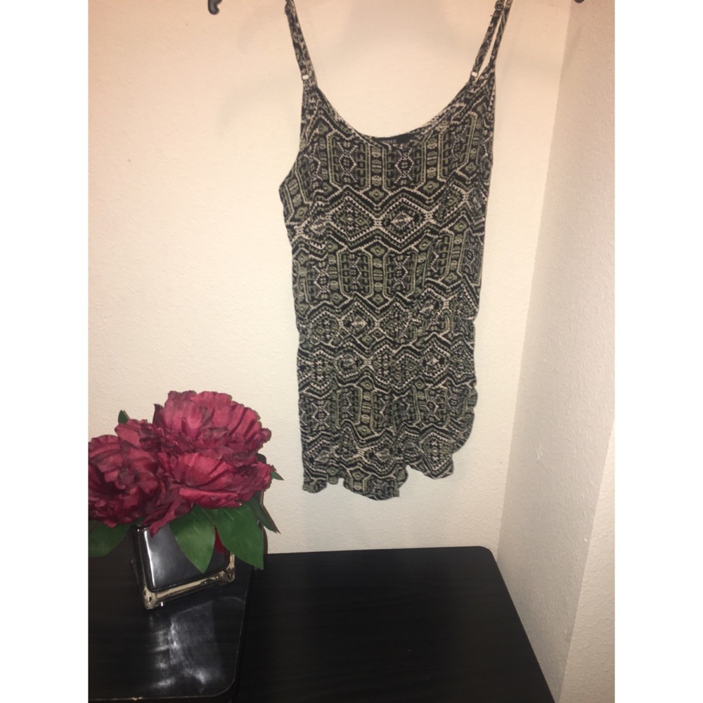 Romper - Picture 2 of 4